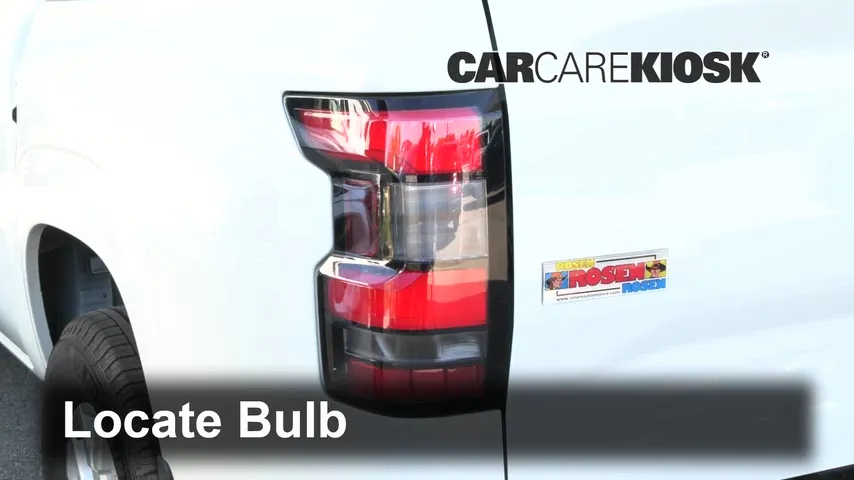 2022 Nissan Frontier SV 3.8L V6 Éclairage Feux de position arrière (remplacer ampoule)